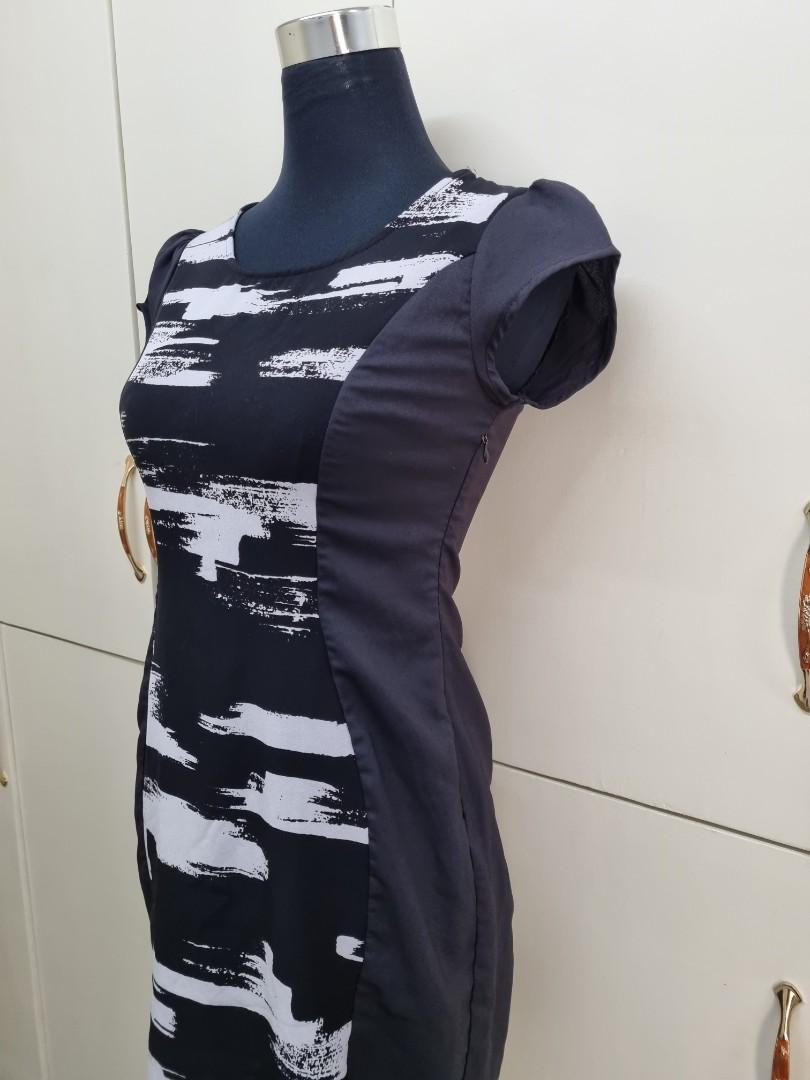 Vivant Black Dress (Category: Dresses) located in Pasig City. Submitted by svp123 (Listing ID 1169289956, Image 3). Description: RFS: Does not fit me anymore due to pandemic weight gain..
