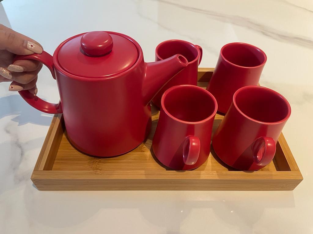 Wedding tea cups and pot set, TV & Home Appliances, Kitchen Appliances