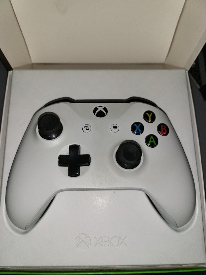 Well used Xbox one controller, Video Gaming, Gaming Accessories ...