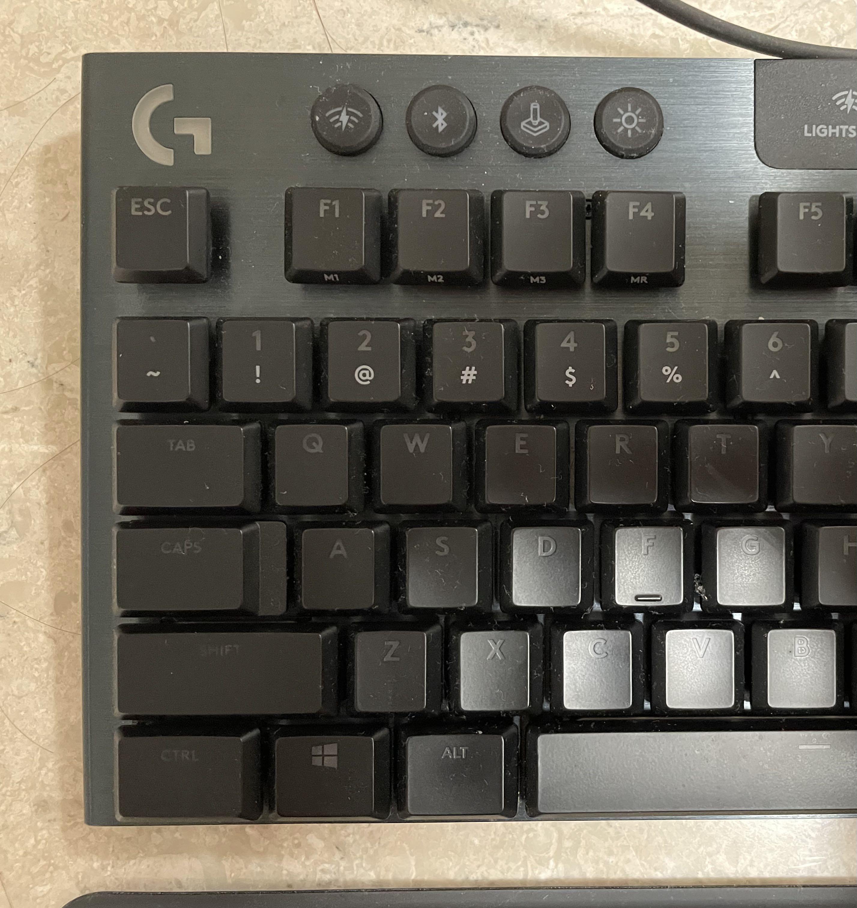 (With Logitech Wrist Rest) Logitech G915 Wireless RGB Mechanical Gaming