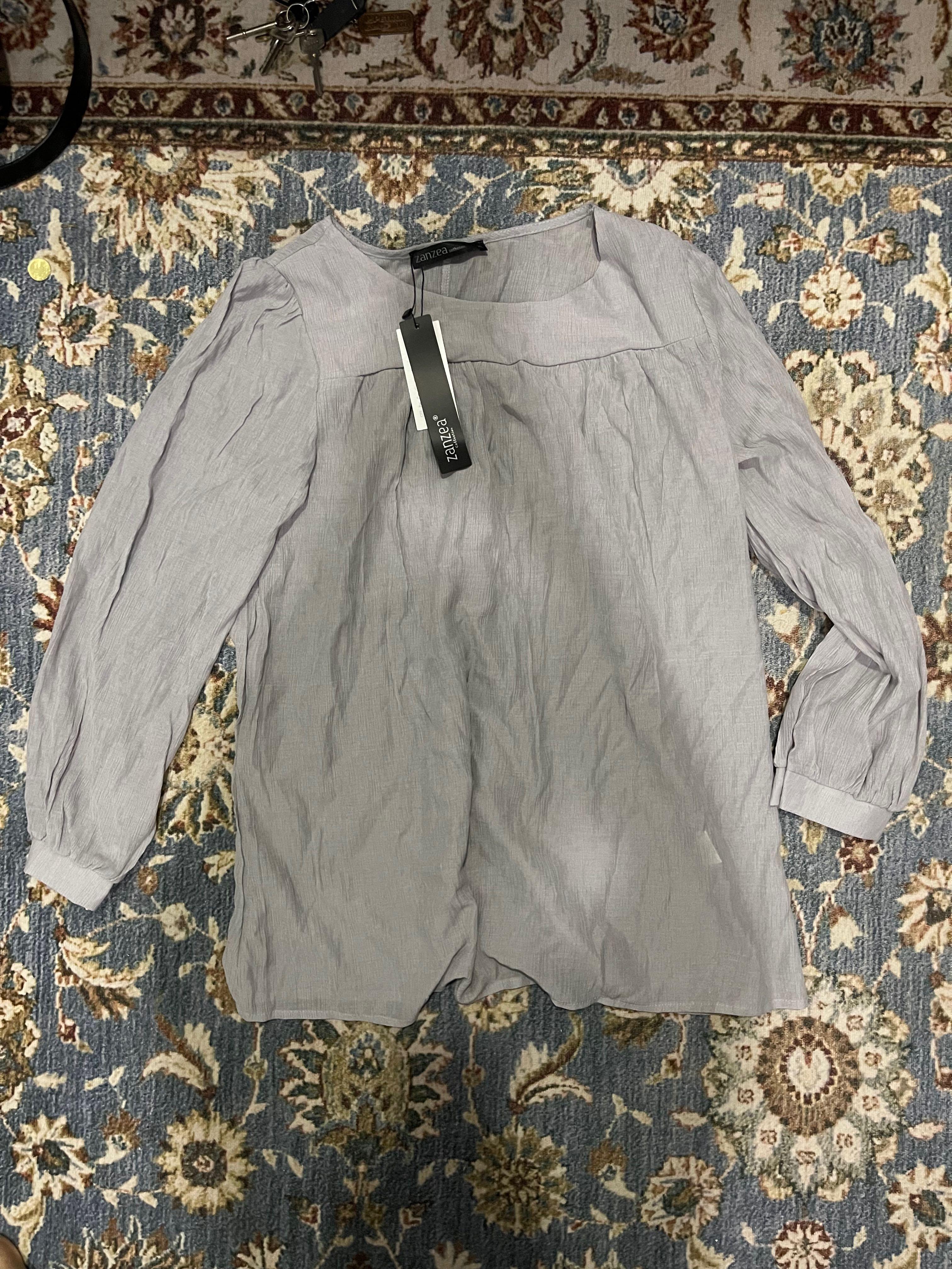 Zanzea blouse (Category: Tops) located in Shah Alam. Submitted by nicahos (Listing ID 1169389893, Image 1). Description: .