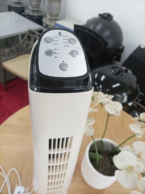 74cm Tower Fan, Furniture & Home Living, Lighting & Fans, Fans on Carousell