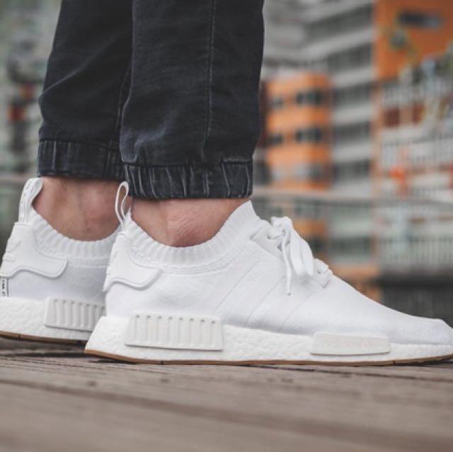 Helder op Continentaal Achteruit Adidas NMD R1 PK White Gum Pack, Men's Fashion, Footwear, Sneakers on  Carousell