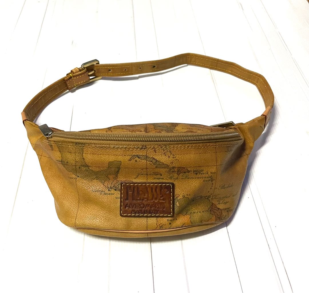Alviero martini outlet pouch bag