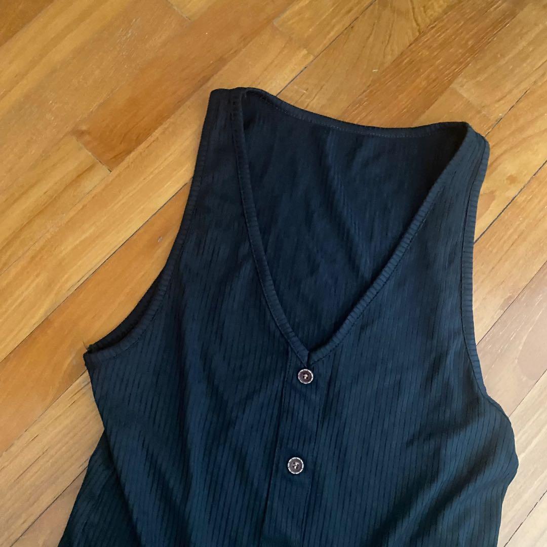 BNWT button down basic v neck top (Category: Sleeveless) located in Singapore. Submitted by marciewardrobe (Listing ID 1169521440, Image 2). Description: free size very stretchable overall POSTAGE only please, i provide video proof.