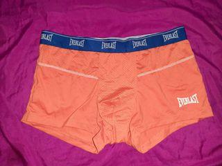 Celana pendek everlast