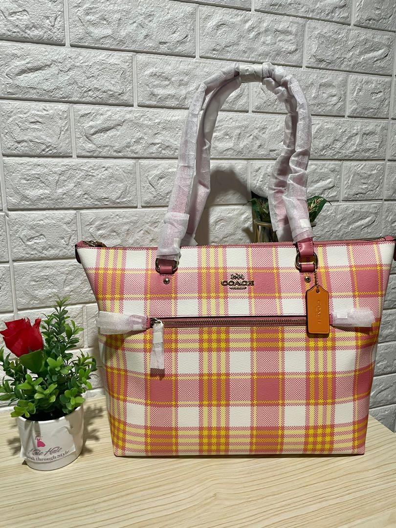 Gallery tote with garden plaid print Clearance