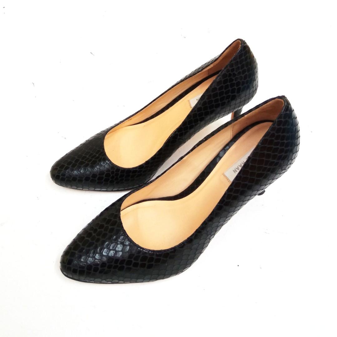 Cole haan shop snakeskin pumps