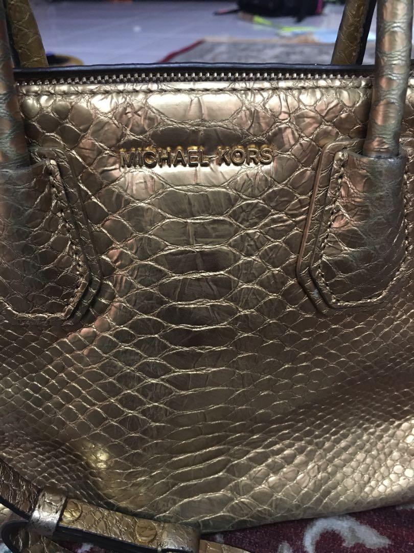 Cross-Body Tote Bags Michael Kors (mermaid skin), Women's Fashion, Bags &  Wallets, Cross-body Bags on Carousell