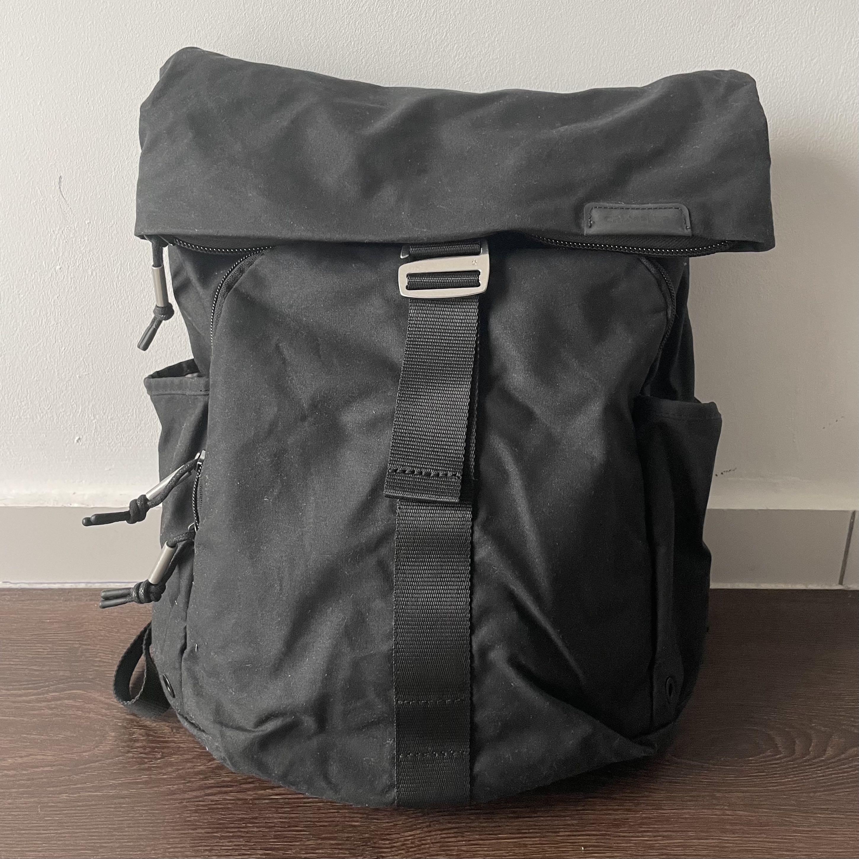 Crumpler waxed sales canvas