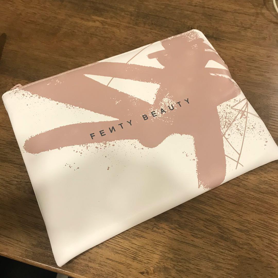 Fenty beauty pouch 2025