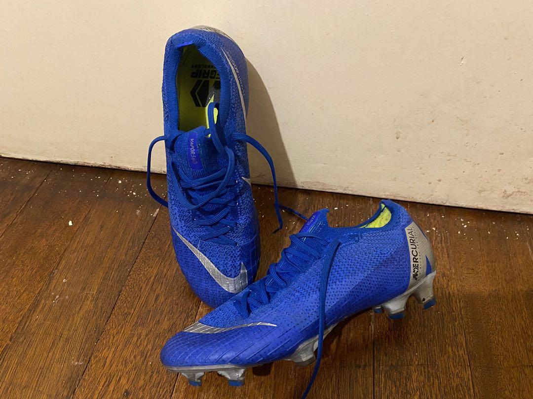 Football Shoes, Men's Fashion, Footwear, Sneakers on Carousell