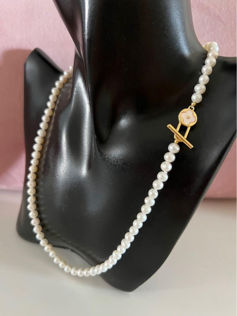 Genuine mother top of pearl necklace