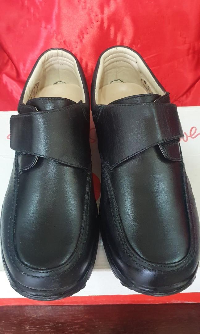 Gibi Boy's School Shoes (Category: Dress Shoes) located in Manila. Submitted by mpirerules (Listing ID 1169467307, Image 2). Description: Gibi Boy's School Shoes size:35 Bought at SM store for Php1899.75 used once then kept RFS: Doesn't fit son anymore Price firm, no more haggling. 100% authentic Note: No returns will be entertained. Items are for sale. No swap. MOP: BPI/BDO bank deposit/mobile bank transfer/GCash/Paypal/PayMaya.