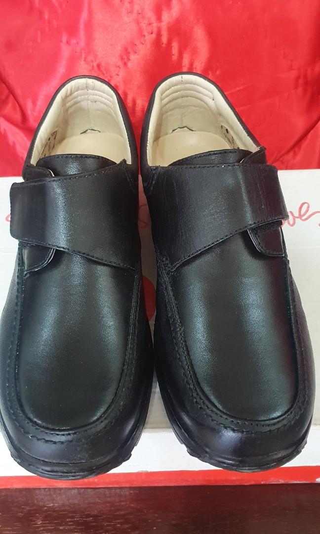 Gibi Boy's School Shoes (Category: Dress Shoes) located in Manila. Submitted by mpirerules (Listing ID 1169467307, Image 3). Description: Gibi Boy's School Shoes size:35 Bought at SM store for Php1899.75 used once then kept RFS: Doesn't fit son anymore Price firm, no more haggling. 100% authentic Note: No returns will be entertained. Items are for sale. No swap. MOP: BPI/BDO bank deposit/mobile bank transfer/GCash/Paypal/PayMaya.