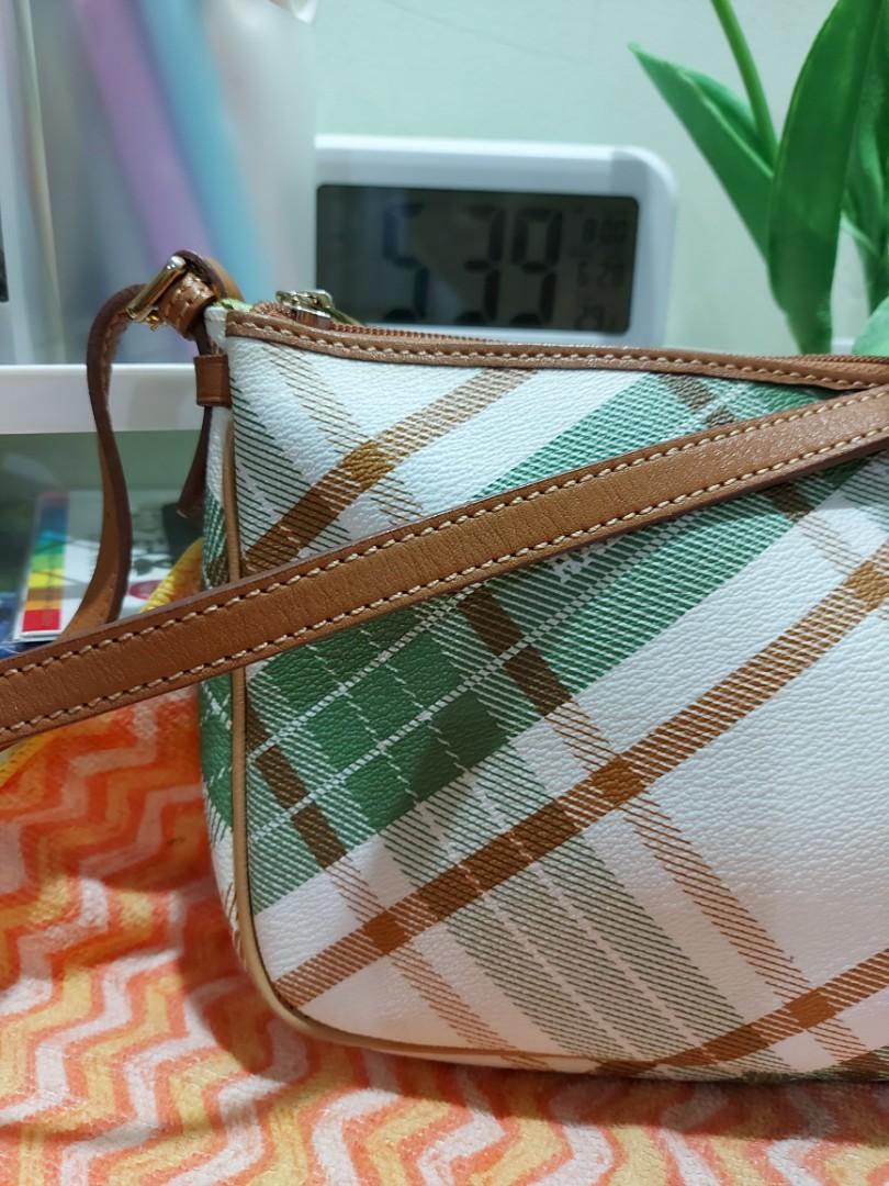 HAZZYS (Category: Luxury Bags & Wallets) located in Iligan City. Submitted by maryglenlorenzo (Listing ID 1169601095, Image 3). Description: pre love at good condition, can fit long wallet and 2 cellphone. pm me pls thanks.