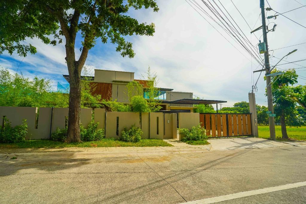 BEAUTIFUL MODERN HOUSE FOR SALE IN SOUTHWOODS CARMONA CAVITE, Property