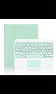 iPad Smart Keyboard with touchpad + Case