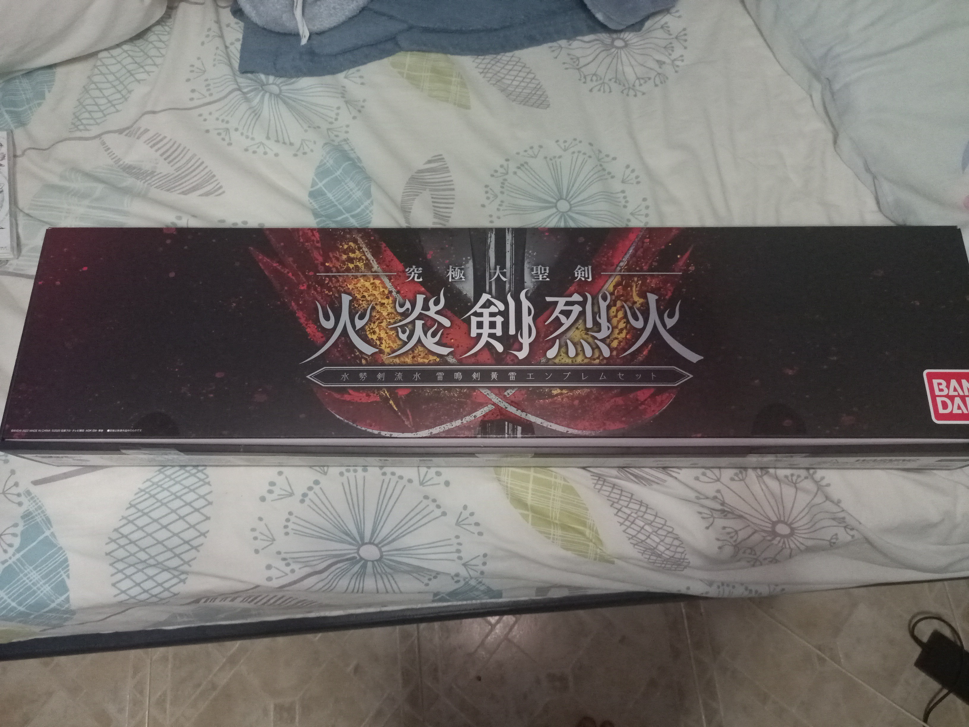 Kamen Rider Saber Ultimate Great Sword Emblem Set – Bandai, Japan, Used W/ Box – Slight Scratches, Works