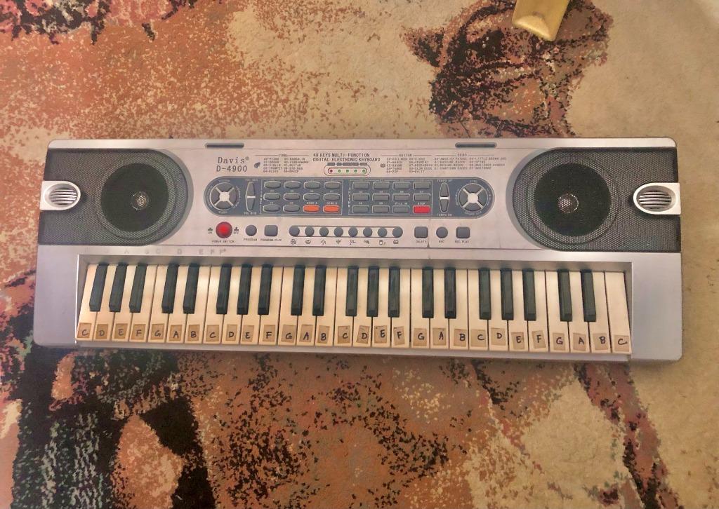Keyboard, Hobbies & Toys, Music & Media, Musical Instruments on Carousell
