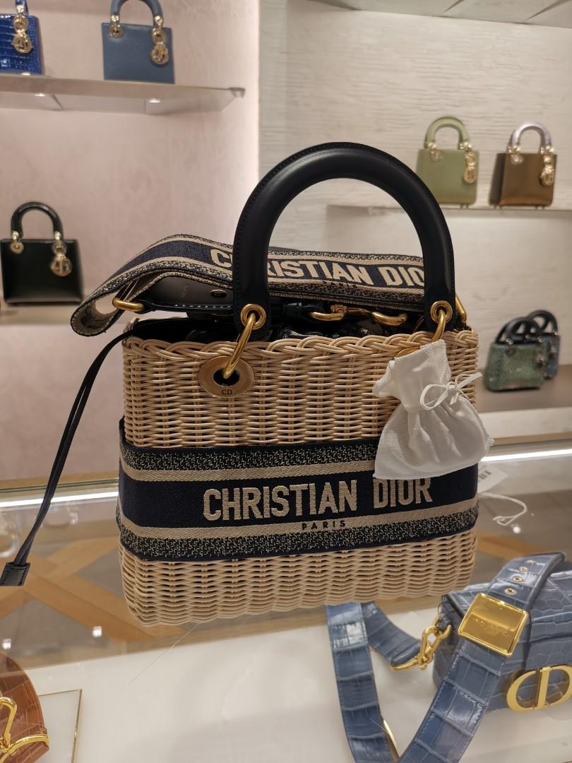 Wicker outlet shoulder bag