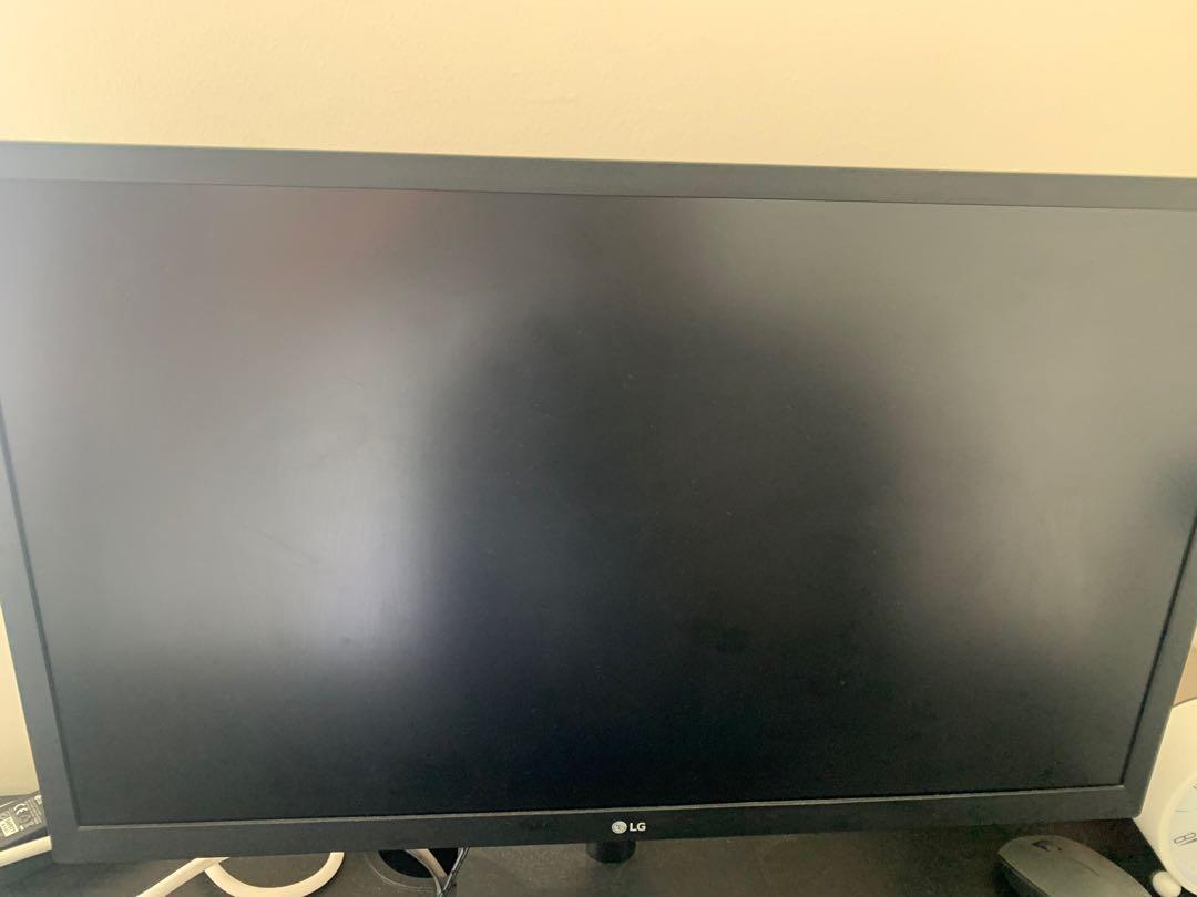 LG Monitor 24 inch Good as new!! Moving out sale , Computers & Tech