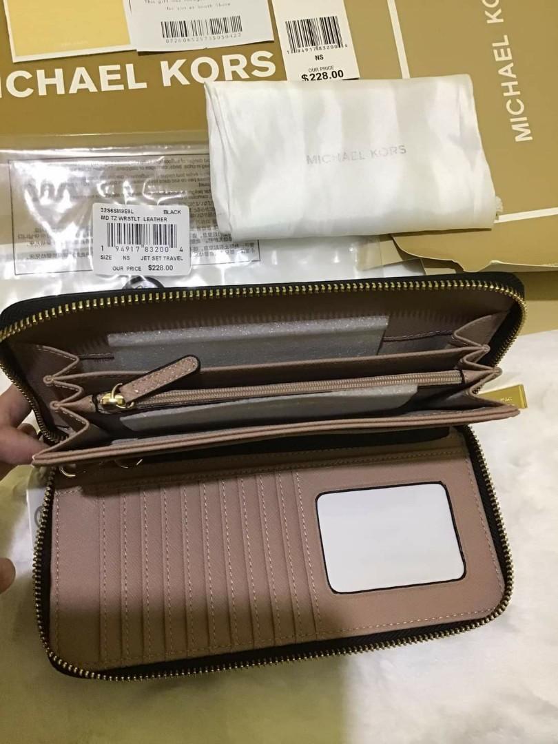 Authentic Michael Kors Jet Set Travel Wristlet Wallet, Women's Fashion,  Bags & Wallets, Wallets & Card holders on Carousell