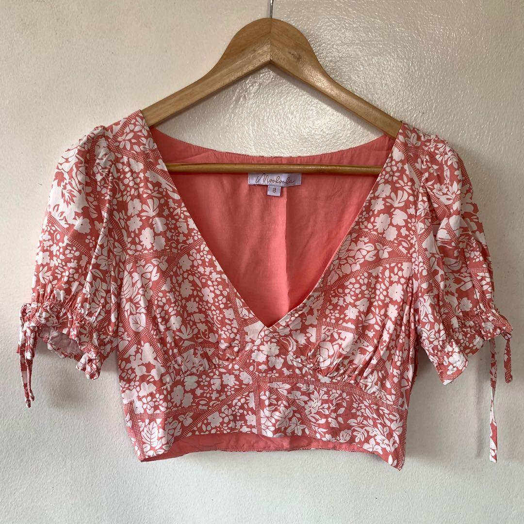 Mooloola Pink top (Category: Blouses) located in Rosales. Submitted by pressagly (Listing ID 1169539895, Image 1). Description: Mooloola Pink puff top S-m With zipper Ganda neto .