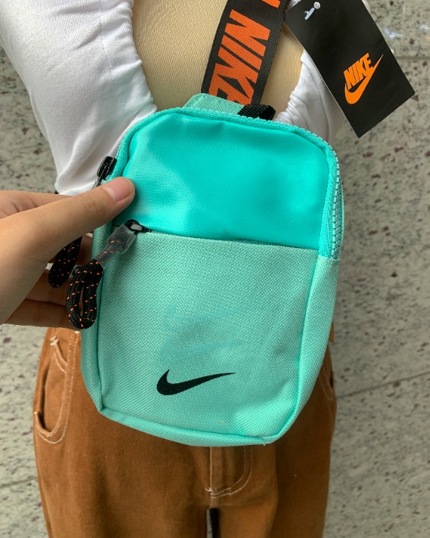 mens nike pouch