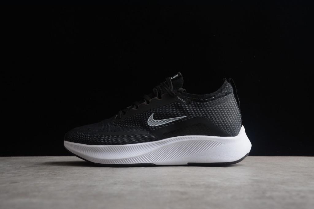 womens nike zoom flyknit