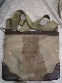 (Category: ) located in . Submitted by BDBAGS (Listing ID 1169570042, Image 1). Description: .