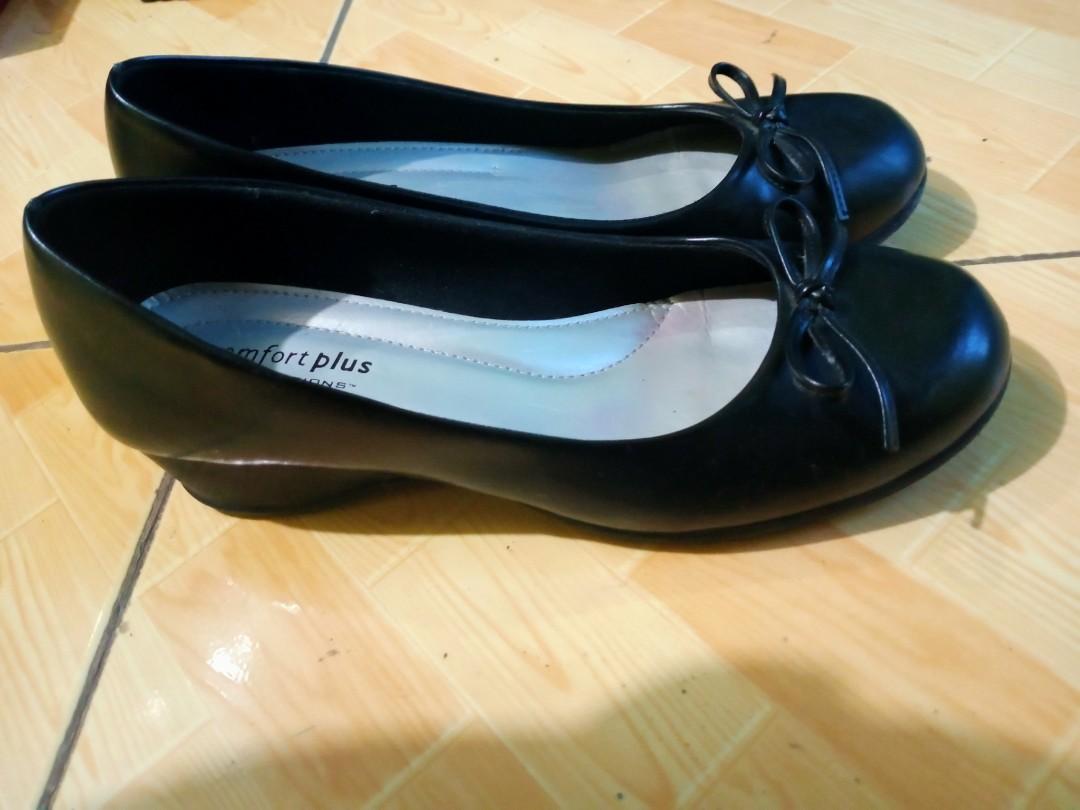 Payless uniform shoes outlet