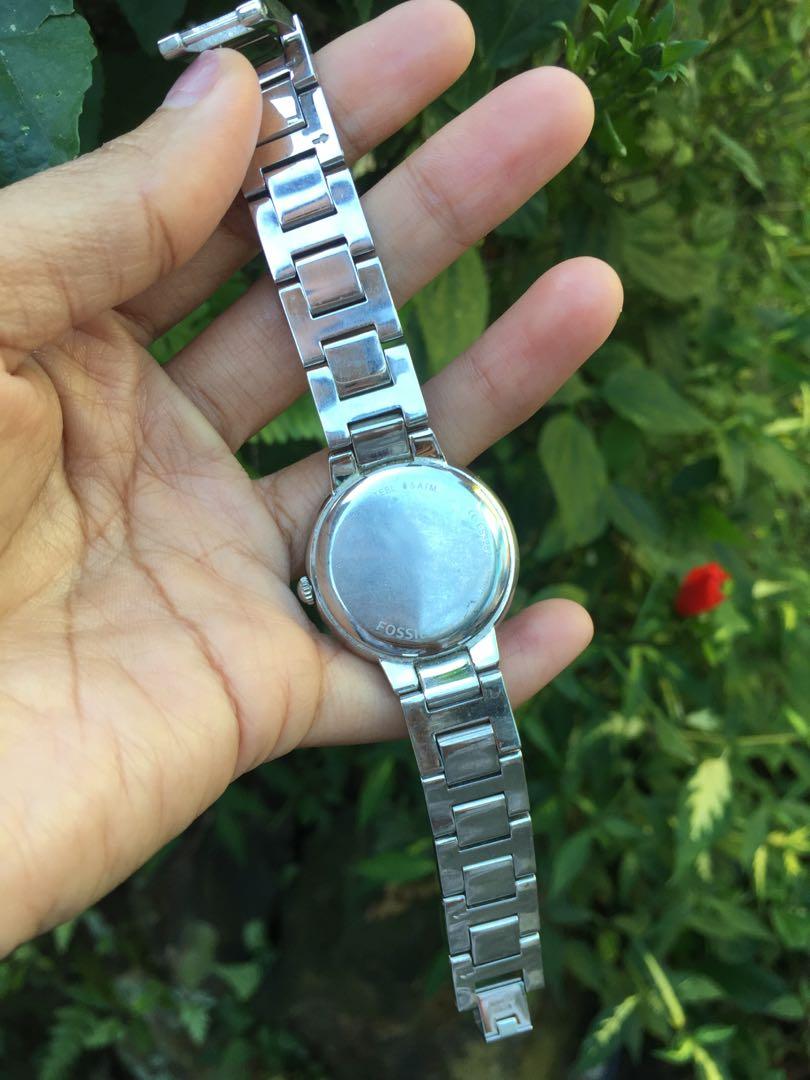 PRELOVED JAM TANGAN FOSSIL WARNA SILVER 