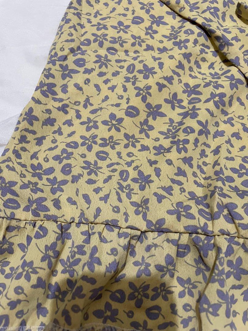 Preloved Love Ara dress (Category: Dresses) located in Mandaluyong City. Submitted by declutterbylyzeey (Listing ID 1169477961, Image 1). Description: Mustard purple floral dress.