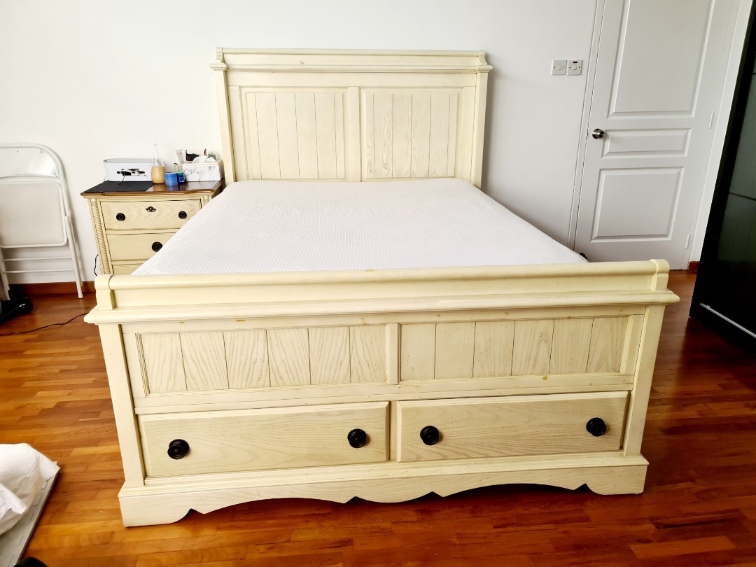 Queen Storage Wooden Vintage Bed Frame + Dresser & Mirror Set