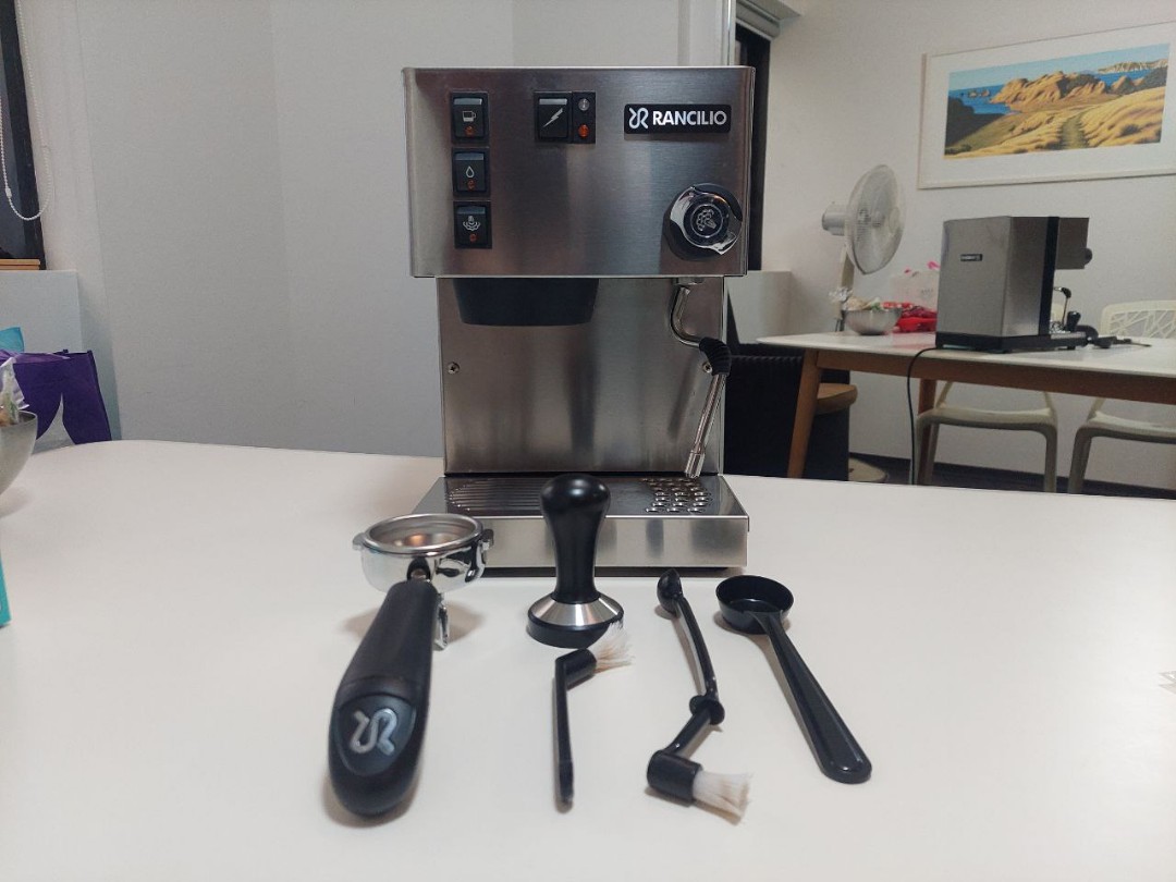 Rancilio Silvia V6 and Rocky grinder 