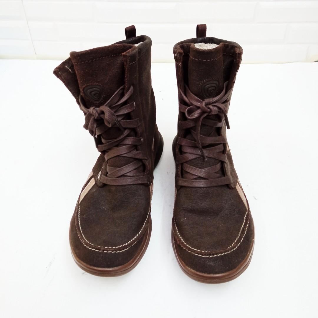 Reebok Easytone Passion Women Thinsulate Insulated Warm Walking Boots US6 Women s Fashion Footwear Boots on Carousell
