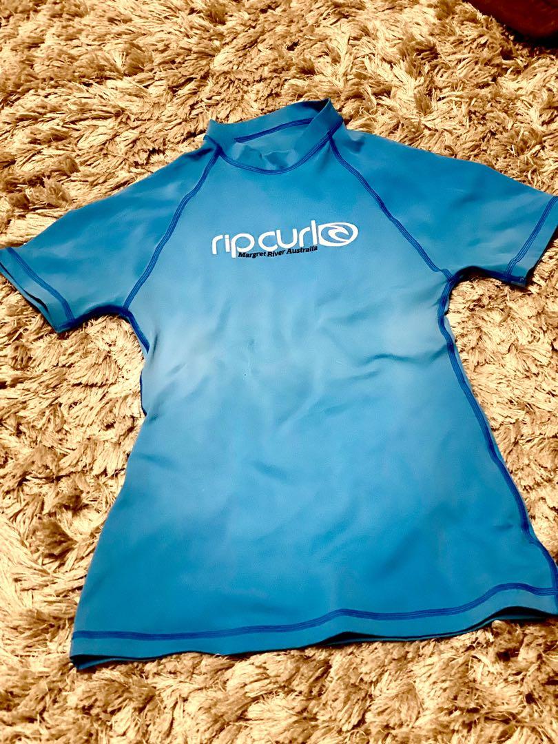 Rip Curl Rash guard, Women's Fashion, Swimwear, Rash guard on Carousell