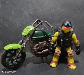 Teenage Mutant Ninja Turtles (TMNT) Motorcycle with Michaelangelo Figure original