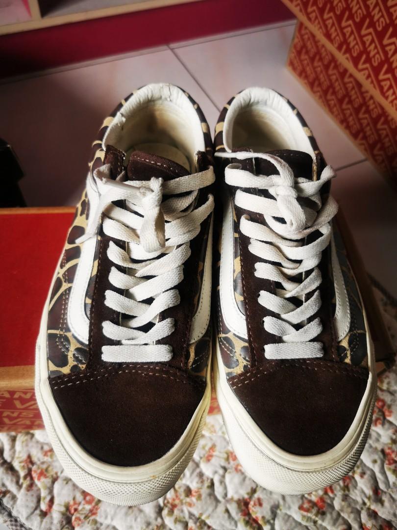 Vans giraffe sales