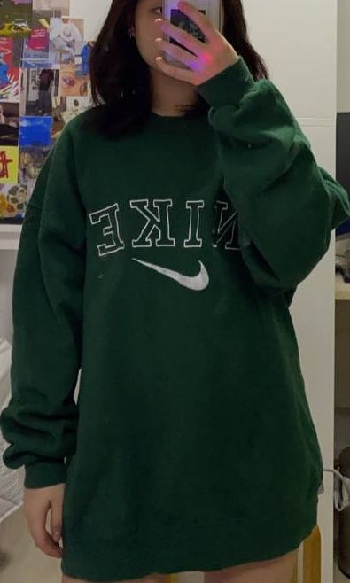 vintage oversized nike pullover, Women 