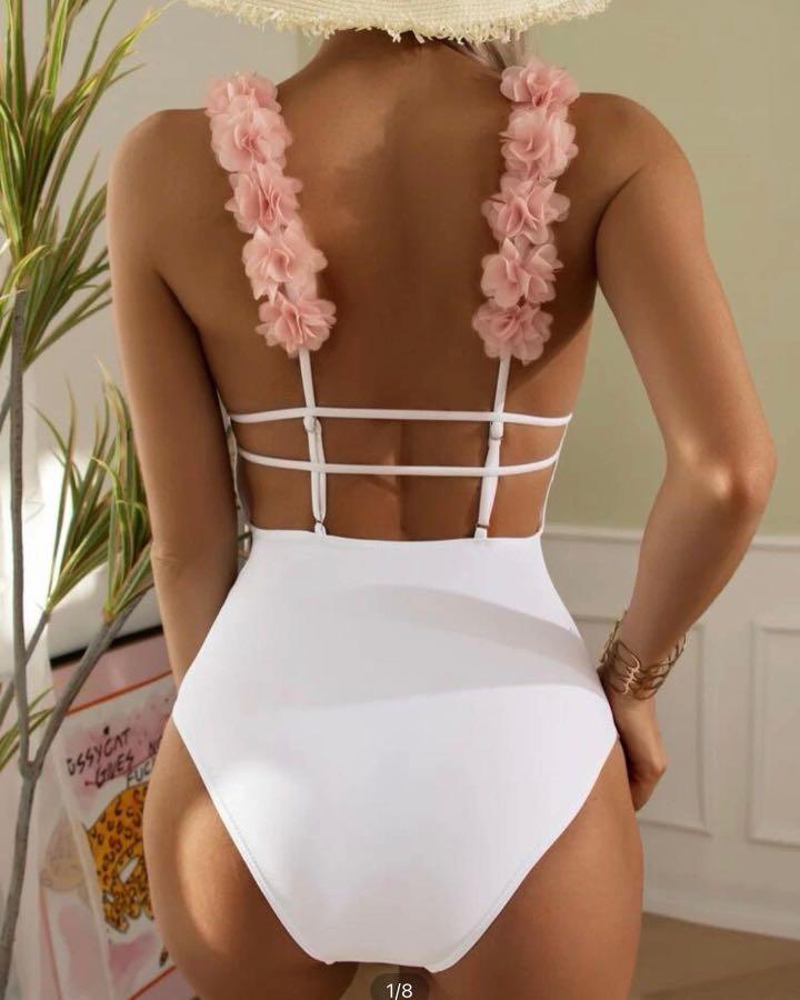 FLOWER BIKINI SUIT IN WHITE