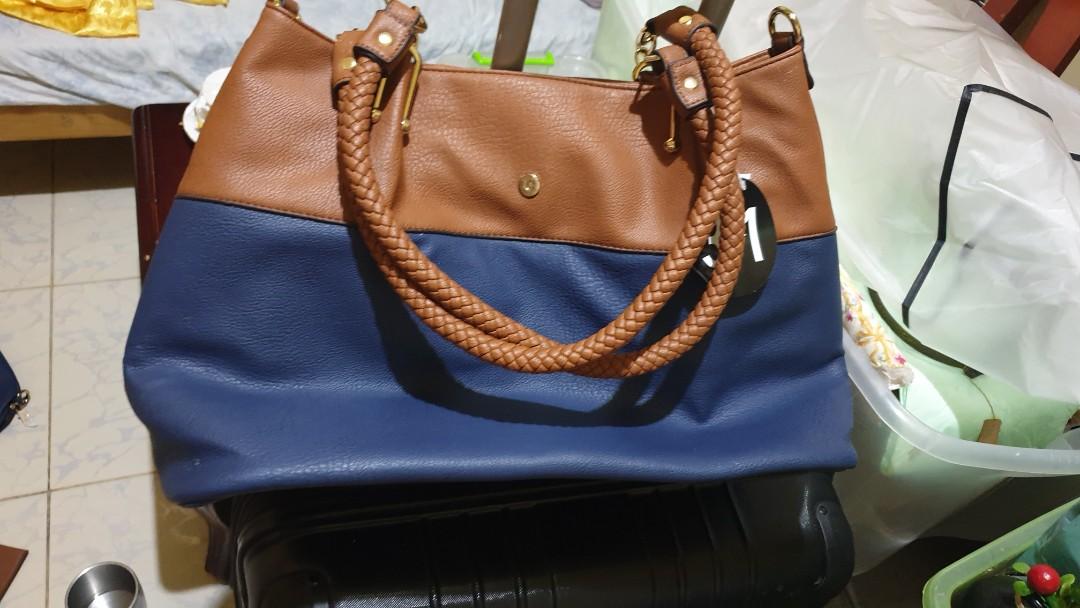 Wilson leather black on sale rivet bag