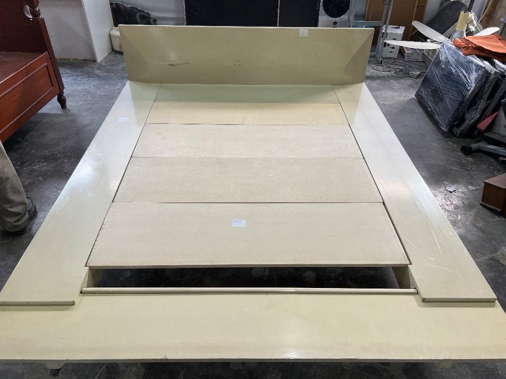 Wooden Wide Queen Size Bed Frame White Colour / Rangka Katil Saiz Queen