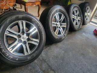 17" Mags Fortuner Mags 6 Holes with Dunlop Tires