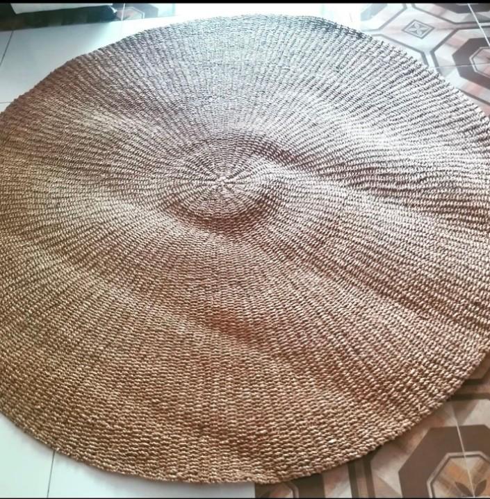5ft Abaca Round Rug Carpet Accent Rug Round Carpet (Category: Carpets, Mats & Flooring) located in Quezon City. Submitted by dfabloveverything (Listing ID 1164434337, Image 2). Description: MADE TO ORDER Made of Abaca Material 60 inches diameter = 5ft Sturdy and Versatile Will definitely last for years!! DM to order. We can also customise the size. #accentrug #roundcarpet #nativerug #4planet #nativecarpet #accentcarpet.