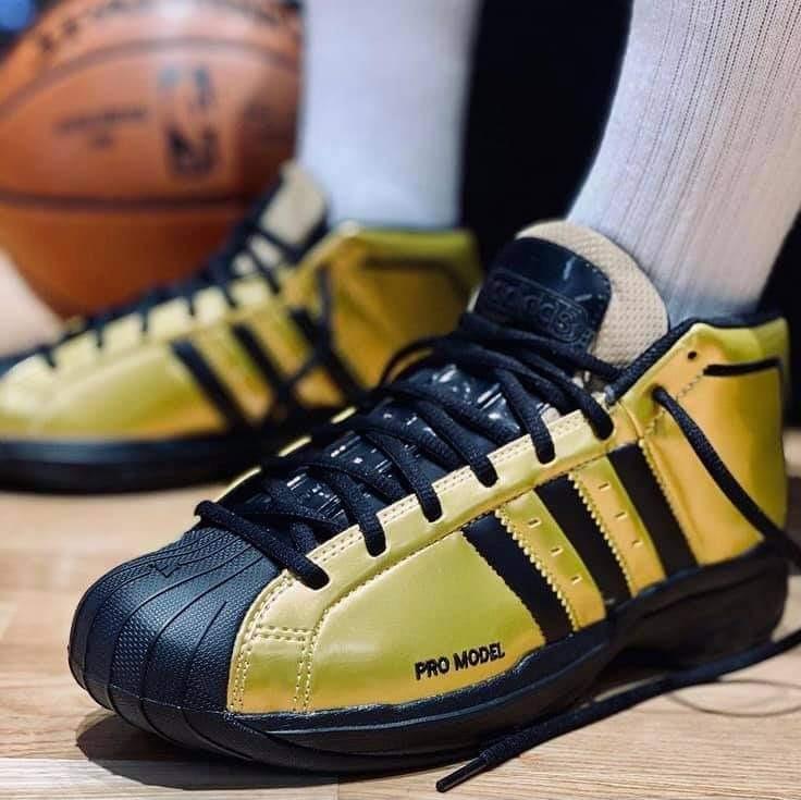 Adidas pro best sale model 2g gold