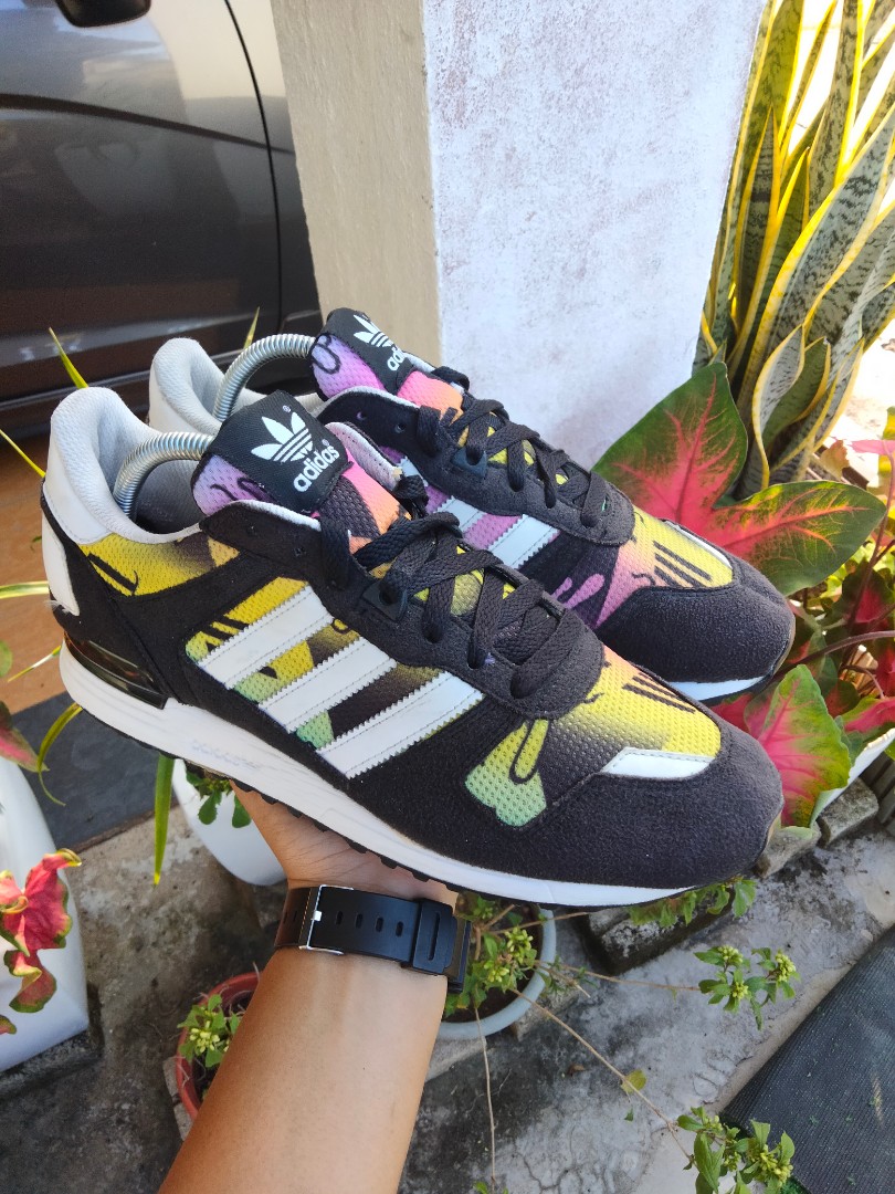Adidas zx 700 sneakers saiz 8 42 Men s Fashion Footwear
