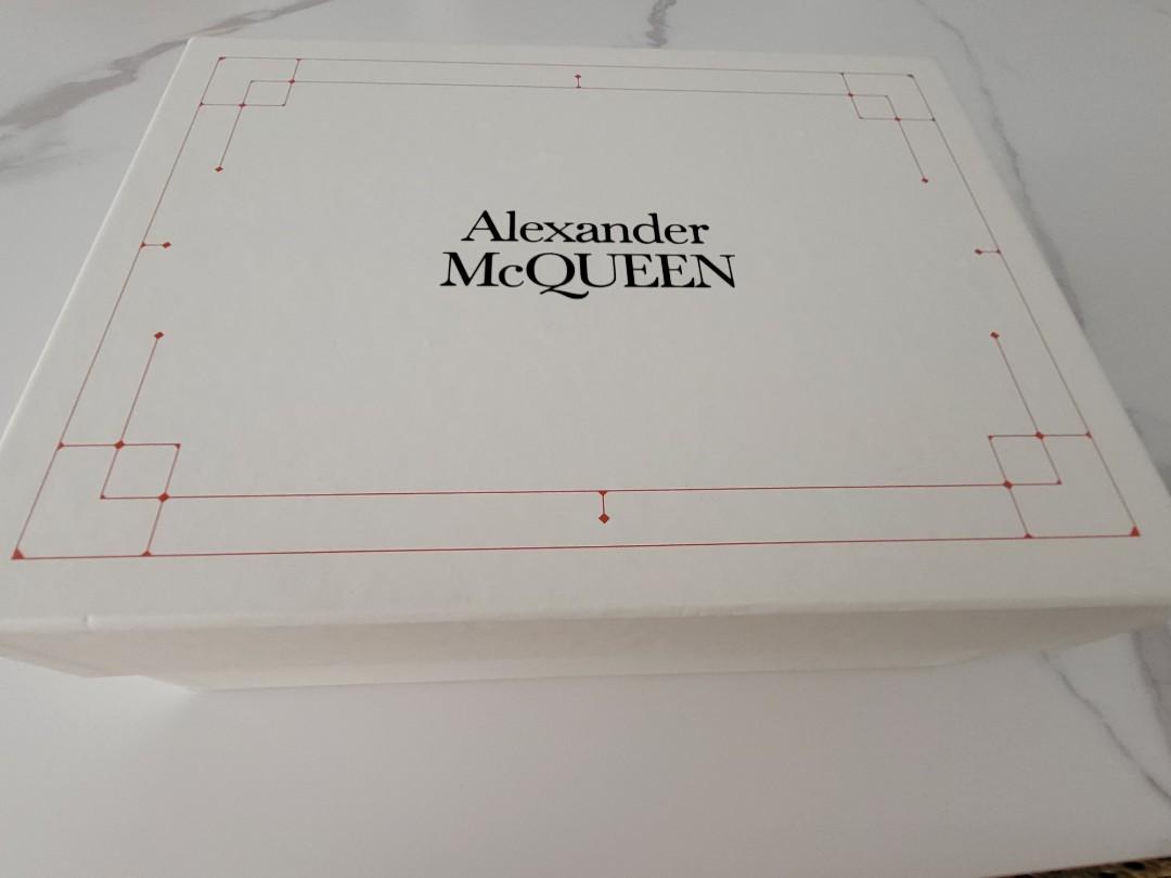 Alexander mcqueen shoebox shop