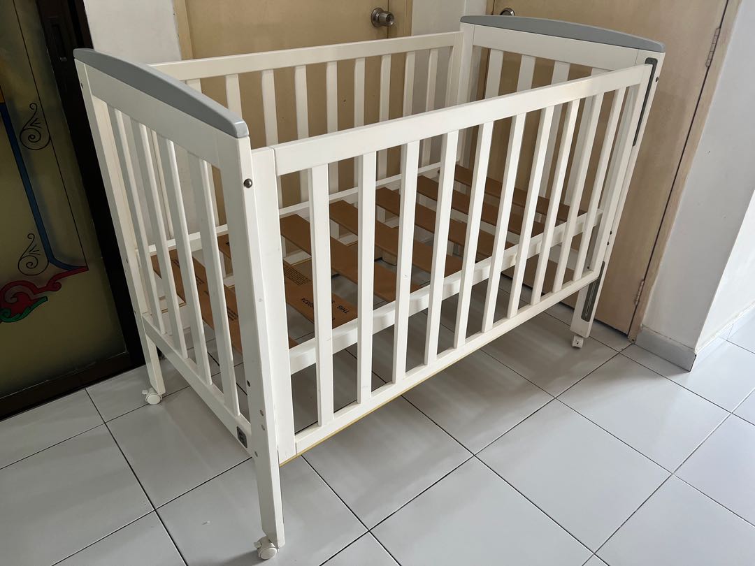 Sussex hotsell baby cot